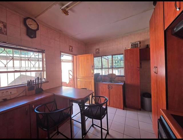 4 BEDROOM HOUSE FOR SALE IN BOKSBURG SOUTH